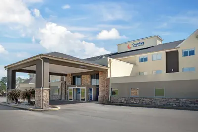 Photo 2 - Comfort Inn & Suites Crystal Inn Sportsplex