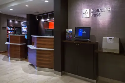 Photo 3 - Courtyard by Marriott Winston-Salem Hanes Mall