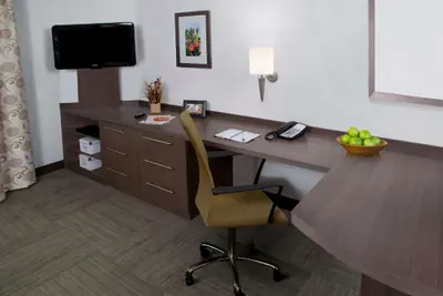 Photo 3 - Sonesta Simply Suites Albuquerque Midtown