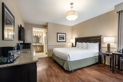 Photo 5 - Best Western Corona Hotel & Suites