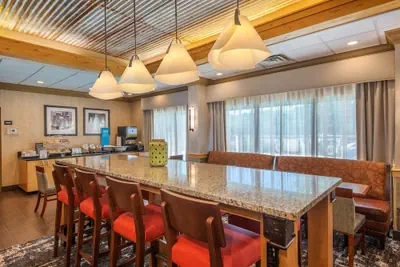 Photo 4 - Hampton Inn Wilkesboro