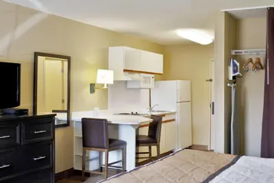 Photo 2 - Candlewood Suites Beachwood Cleveland by IHG
