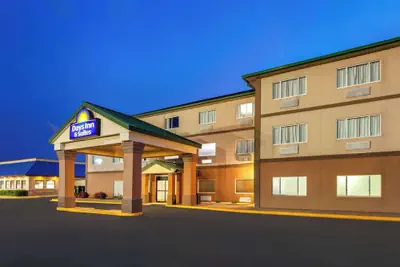 Photo 2 - Days Inn & Suites by Wyndham Morris/I-80