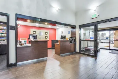 Photo 4 - Comfort Inn & Suites Love Field - Dallas Market Center