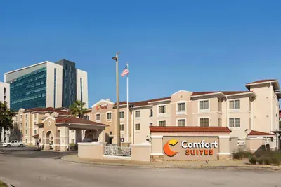 Photo 2 - Comfort Suites Downtown