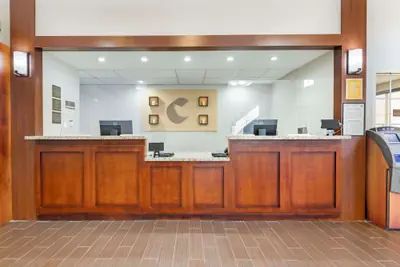 Photo 4 - Comfort Suites Downtown