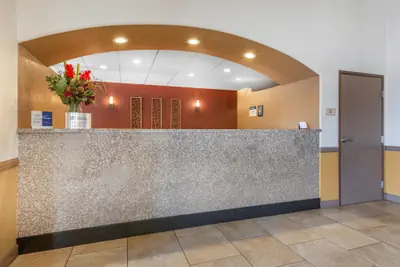 Photo 4 - Best Western Tolleson Hotel