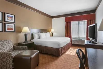 Photo 5 - Best Western Tolleson Hotel