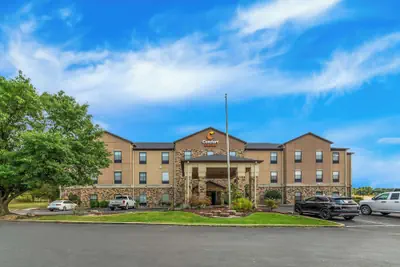 Photo 2 - Comfort Suites Vincennes