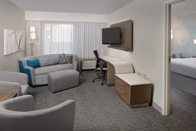 Photo 4 - Courtyard by Marriott Houston Westchase