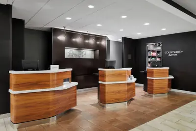 Photo 4 - Courtyard by Marriott Milwaukee Downtown