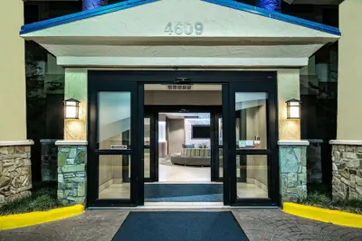 Photo 3 - Holiday Inn Express Hotel & Suites Fort Worth Southwest I-20 by IHG