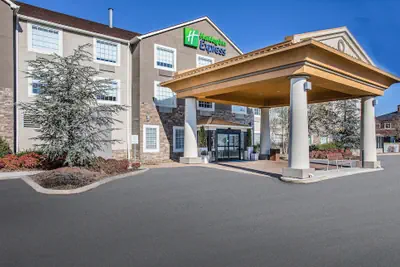 Photo 2 - Holiday Inn Express & Suites Alcoa (Knoxville Airport) by IHG