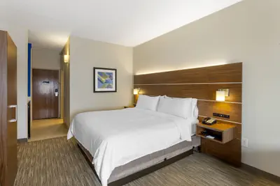 Photo 4 - Holiday Inn Express Hotel & Suites Harrison by IHG