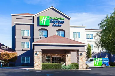 Photo 2 - Holiday Inn Express Hotel & Suites Oakland-Airport by IHG