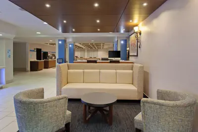 Photo 4 - Holiday Inn Express Hotel & Suites Oakland-Airport by IHG