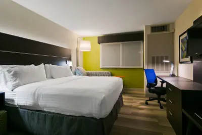 Photo 5 - Holiday Inn Express & Suites Burlington by IHG