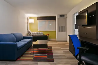 Photo 4 - Holiday Inn Express & Suites Burlington by IHG