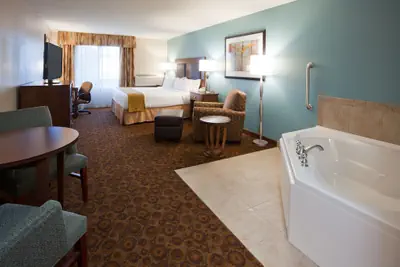 Photo 4 - Holiday Inn Express Hotel & Suites St. Cloud by IHG