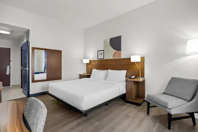 Photo 4 - Spark by Hilton Macon North