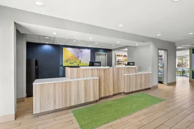 Photo 3 - Spark by Hilton Macon North
