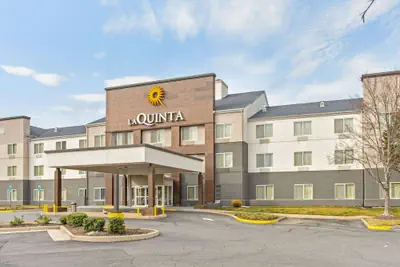 Photo 2 - La Quinta Inn & Suites by Wyndham Manassas Battlefield