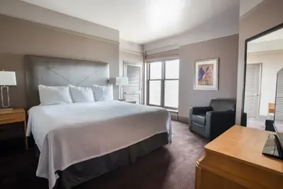 Photo 2 - Magnolia Hotel Dallas Downtown