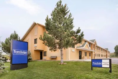 Photo 2 - Travelodge by Wyndham Cheyenne