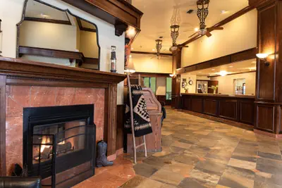Photo 3 - Oxford Suites Pendleton