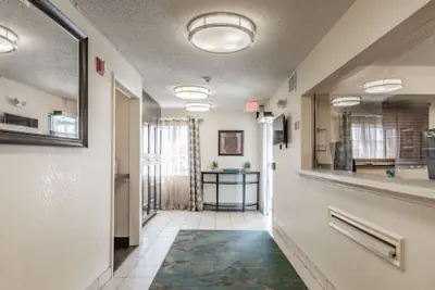 Photo 3 - Sonesta Simply Suites Nashville Brentwood