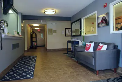 Photo 2 - Sonesta Simply Suites Columbus Airport Gahanna