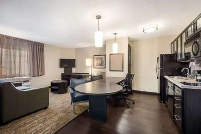 Photo 4 - Sonesta Simply Suites Oklahoma City Airport