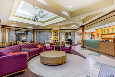 Photo 5 - La Quinta Inn & Suites by Wyndham Raleigh/Durham Southpoint