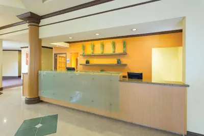 Photo 3 - La Quinta Inn & Suites by Wyndham Raleigh/Durham Southpoint