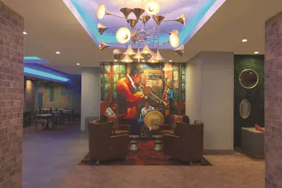 Photo 4 - La Quinta Inn & Suites by Wyndham New Orleans Downtown