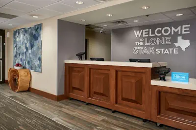 Photo 4 - Hampton Inn Beaumont