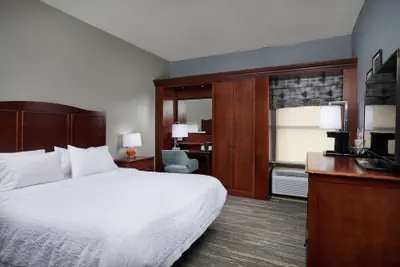 Photo 2 - Hampton Inn Beaumont
