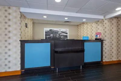 Photo 4 - Hampton Inn Marysville