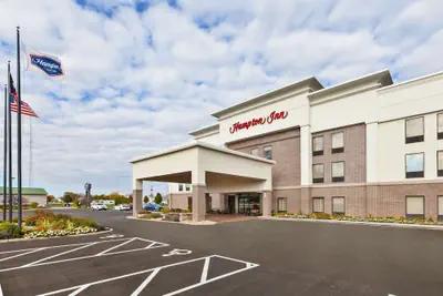 Photo 2 - Hampton Inn Marysville