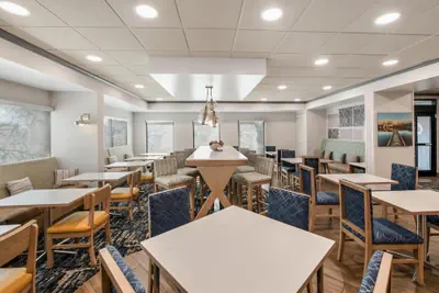 Photo 4 - Hampton Inn Milledgeville