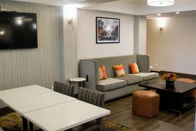 Photo 5 - Hampton Inn Marion