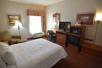 Photo 4 - Hampton Inn Greeneville