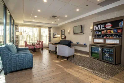 Photo 3 - Hampton Inn Freeport/Brunswick