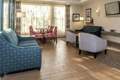 Photo 4 - Hampton Inn Freeport/Brunswick