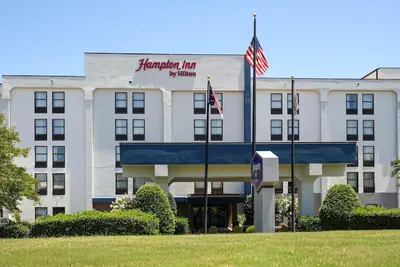 Photo 2 - Hampton Inn Henderson