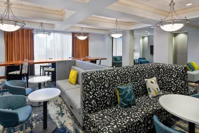 Photo 3 - Hampton Inn & Suites Kansas City-Country Club Plaza