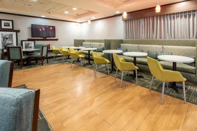 Photo 5 - Hampton Inn Newport News-Yorktown