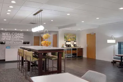 Photo 4 - Hampton Inn Tallahassee-Central