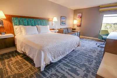 Photo 4 - Hampton Inn Salisbury