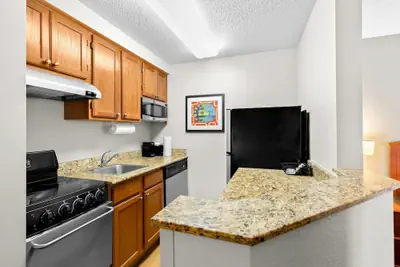 Photo 2 - MainStay Suites Middleburg Heights Cleveland Airport